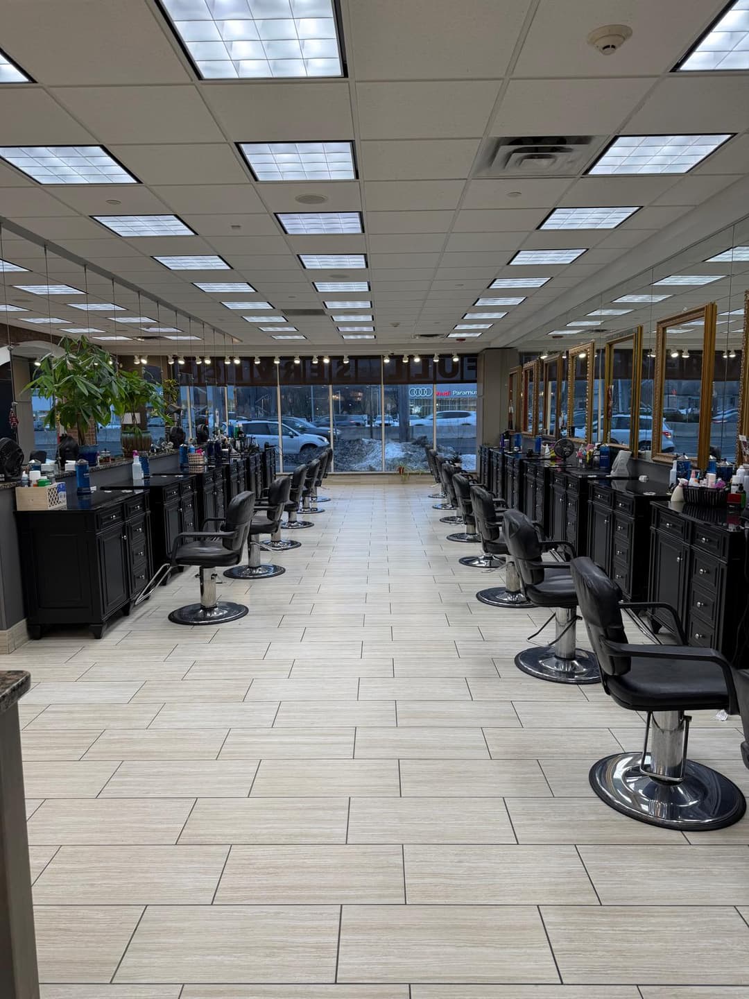 Plaza Salon