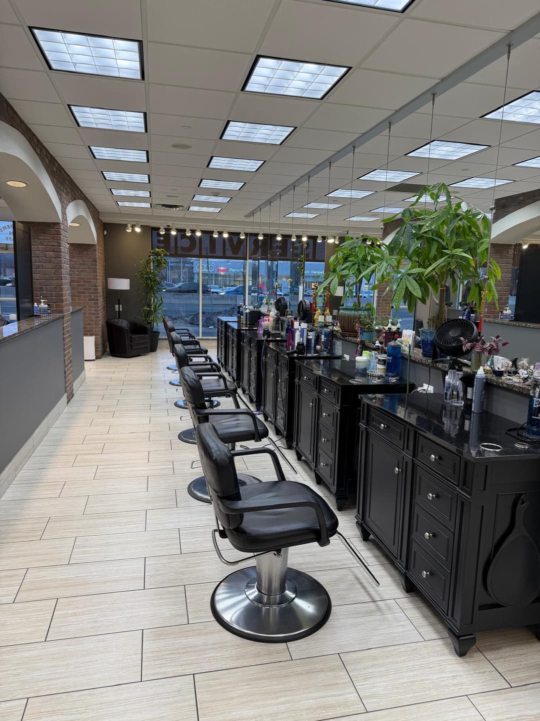 Plaza Salon